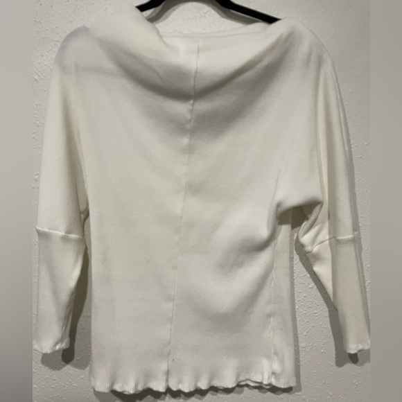 White top - Picture 3 of 3